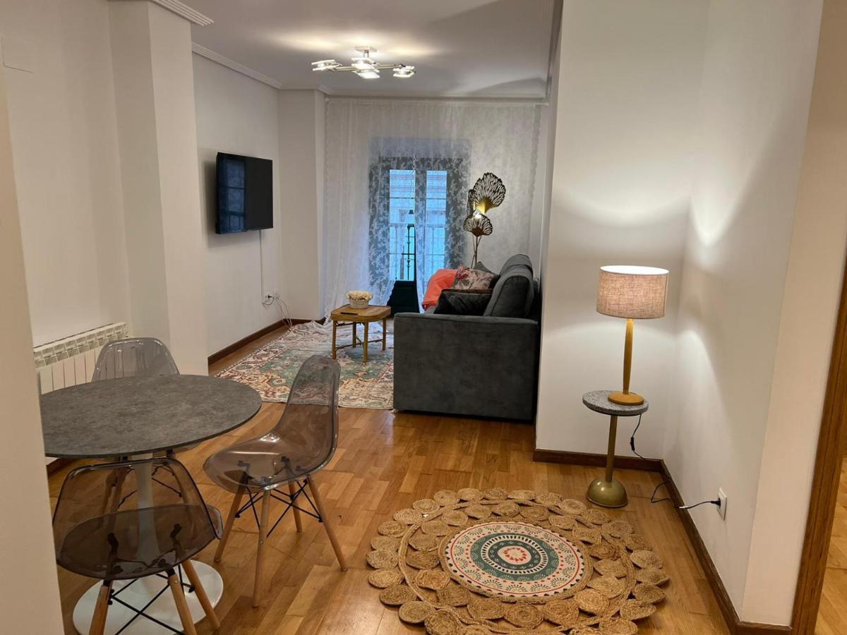 Apartamentos El Escudo Centro ريباذيسييّا المظهر الخارجي الصورة